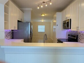 10730 NW 66th St in Doral, FL - Building Photo - Building Photo