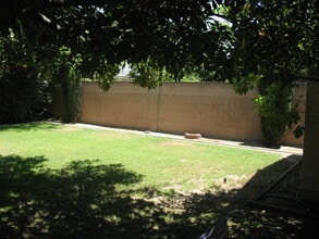 3121 W Wyoming Ave in Burbank, CA - Building Photo - Building Photo