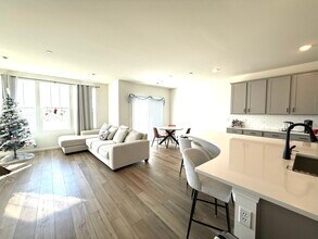 5963 Hawkweed Dr in Naperville, IL - Building Photo - Building Photo