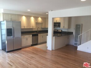 3603 Mentone Ave-Unit -1 in Los Angeles, CA - Building Photo - Building Photo