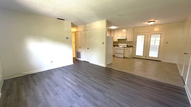 827 Briandav St in Tallahassee, FL - Building Photo - Building Photo