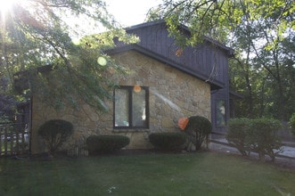 2162-2168 Parmenter St in Middleton, WI - Foto de edificio - Building Photo