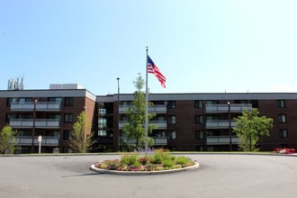 Stratton Hill Park Apartments in Worcester, MA - Foto de edificio - Building Photo