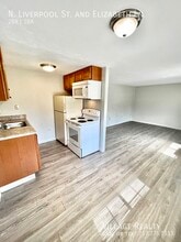 65 N Liverpool St in Manchester, PA - Building Photo - Building Photo