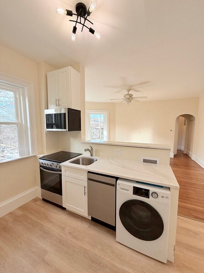 369 Tappan St, Unit 8 in Brookline, MA - Foto de edificio - Building Photo