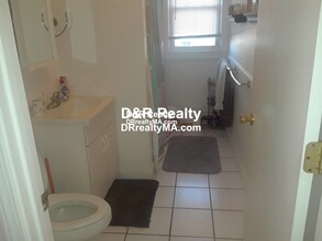 86 Fellsway W, Unit 3 in Somerville, MA - Building Photo - Building Photo