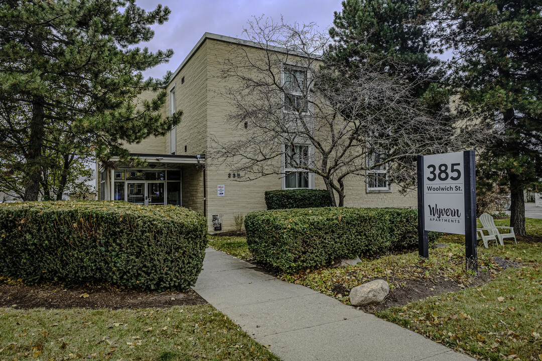 Wyvern Apartments in Guelph, ON - Building Photo