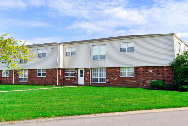 Golfview Apartments in Fort Wayne, IN - Building Photo - Building Photo