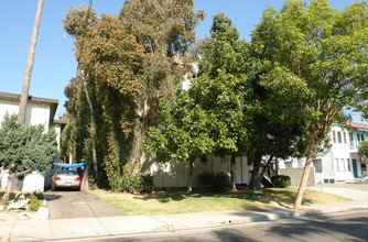 919 E Windsor Rd in Glendale, CA - Foto de edificio - Building Photo