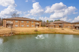 Stonewater Place Apartments in Jackson, TN - Building Photo - Building Photo