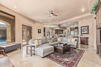 5339 E Royal Palm Rd in Paradise Valley, AZ - Building Photo - Building Photo