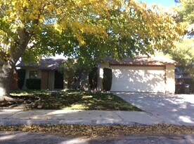 3045 Brentwood Ave in Lancaster, CA - Building Photo