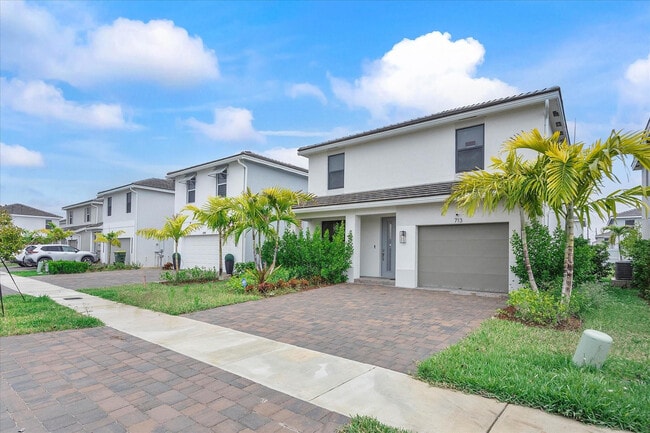 713 SE 15th Ave in Homestead, FL - Building Photo - Building Photo