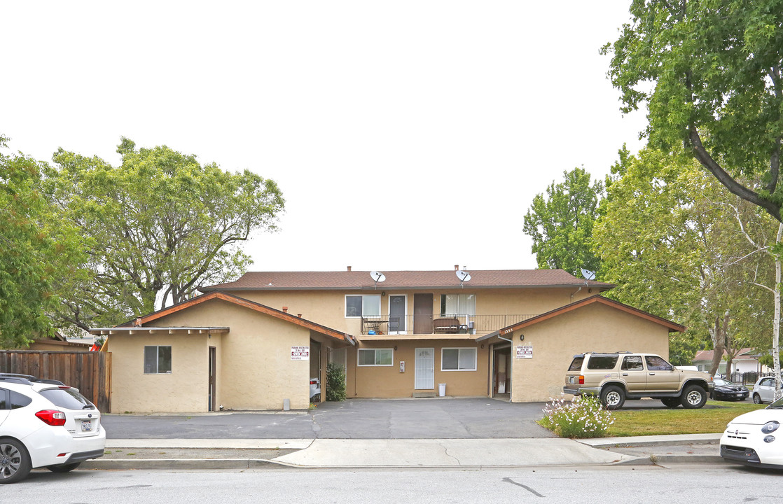 1395 Ontario Ln in Campbell, CA - Building Photo