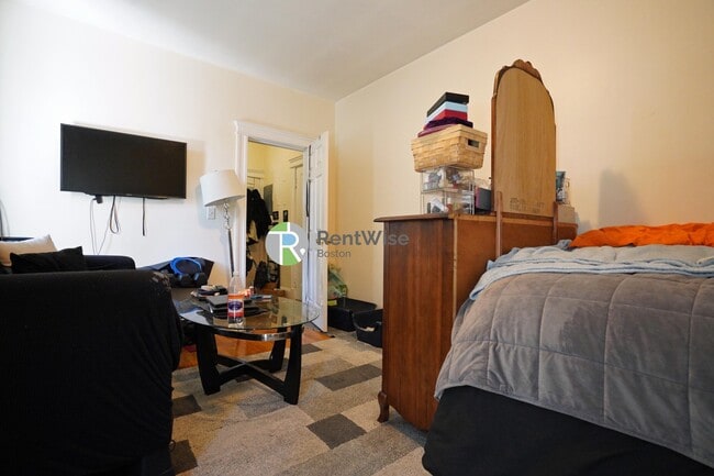 1844 Commonwealth Ave