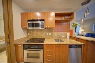 1395 Brickell Ave in Miami, FL - Building Photo - Building Photo