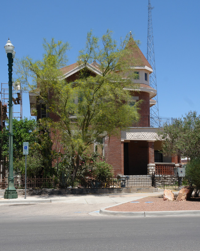 1129 Magoffin Ave in El Paso, TX - Building Photo - Building Photo