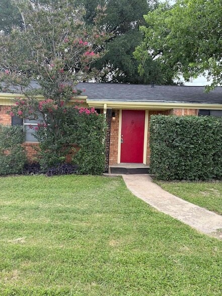 property at 1112 Northwood Dr