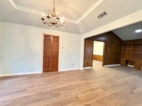 1925 Glen Hill Dr in Carrollton, TX - Building Photo - Building Photo