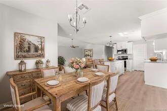 211 N Gladys St in Leesville, LA - Building Photo - Building Photo