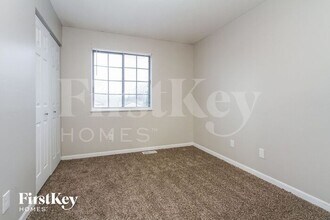 104 Meadow Creek S Dr in Whiteland, IN - Building Photo - Building Photo