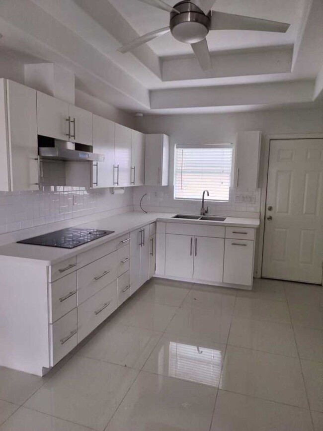 1903 Birch St in Penitas, TX - Foto de edificio - Building Photo