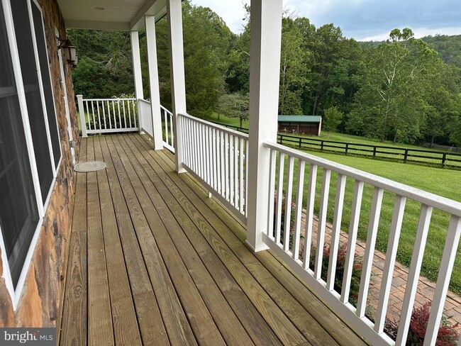 6625 McRaes Rd in Warrenton, VA - Building Photo - Building Photo