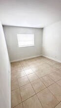 101 NE 41st St in Oakland Park, FL - Building Photo - Building Photo