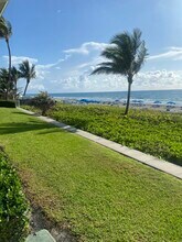 100 Royal Palm Way in Boca Raton, FL - Building Photo - Building Photo