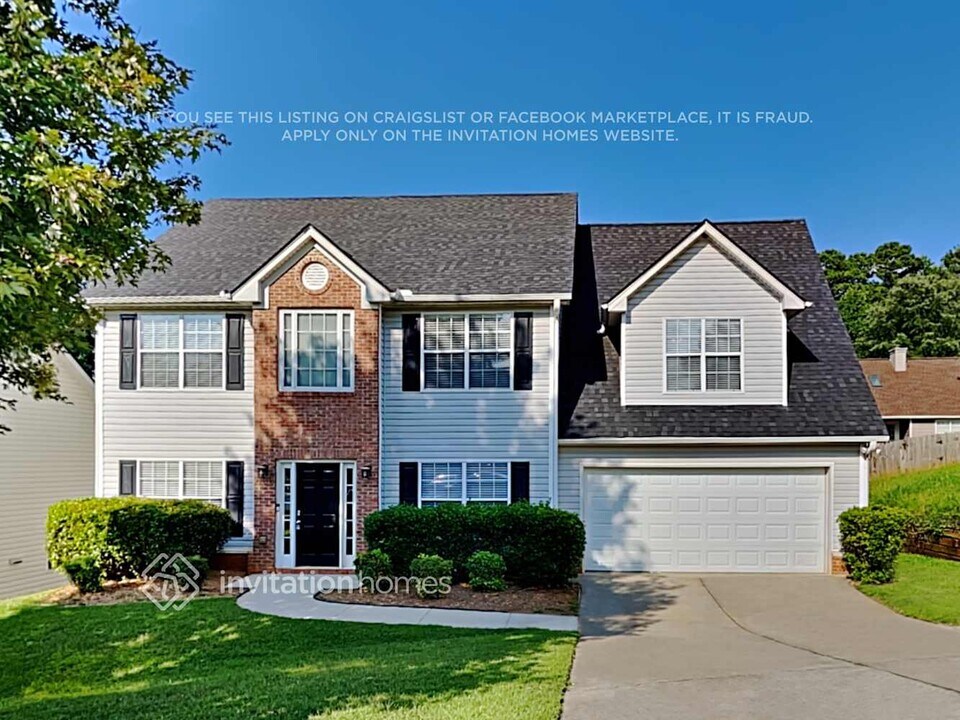 1529 Hillary Cove Ct in Lawrenceville, GA - Building Photo