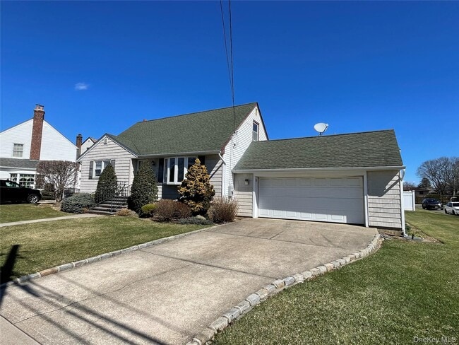 400 Foch Blvd in Mineola, NY - Building Photo - Building Photo