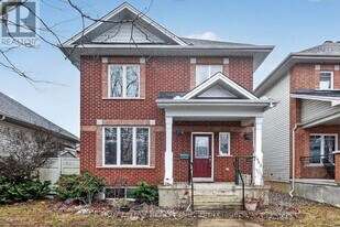 1448 Queensdale Ave in Ottawa, ON - Building Photo