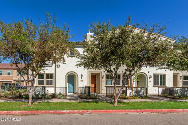 property at 1871 E Hampton Ln