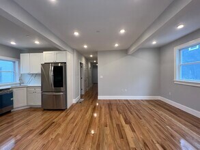 158 Morrison Ave in Somerville, MA - Foto de edificio - Building Photo