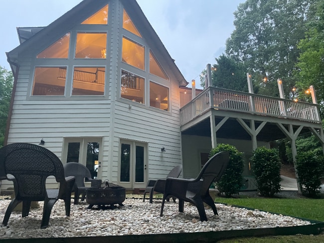 property at 555 Laurel Cove Rd