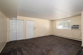 Pennsbury Woods in Levittown, PA - Foto de edificio - Interior Photo