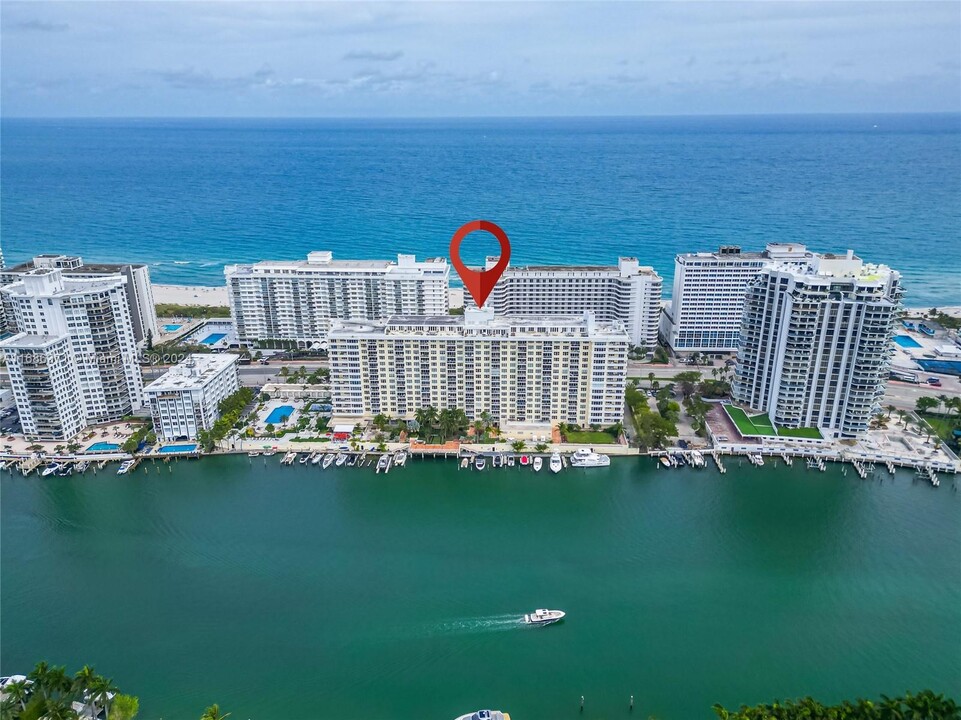 5600 Collins Ave, Unit 6P in Miami, FL - Building Photo