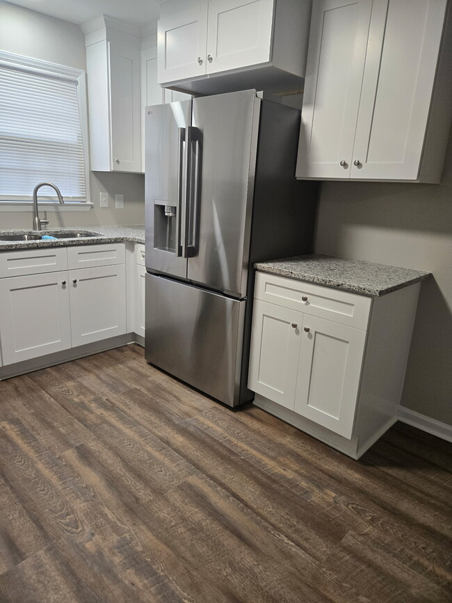 2218 Lakeland Rd in Greensboro, NC - Building Photo - Building Photo