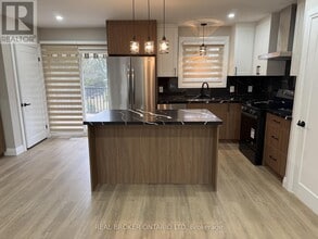 294 Burlington Crescent in London, ON - Building Photo - Building Photo