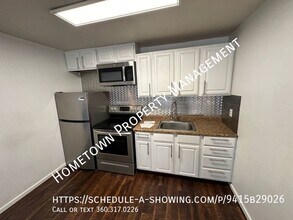 7801 Pacific Ave SE in Lacey, WA - Building Photo - Building Photo