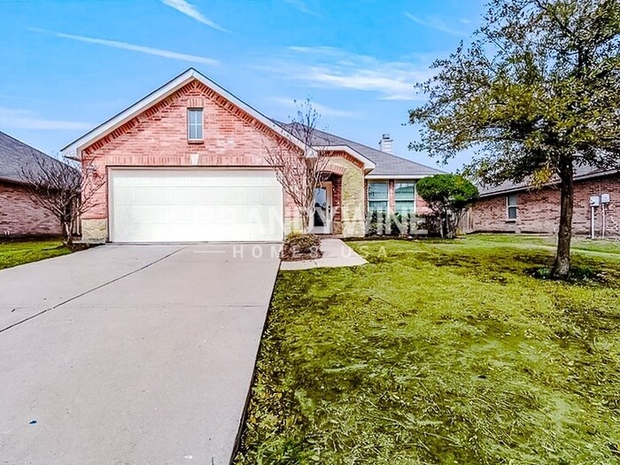 523 Indian Paintbrush Dr in Rockwall, TX - Building Photo