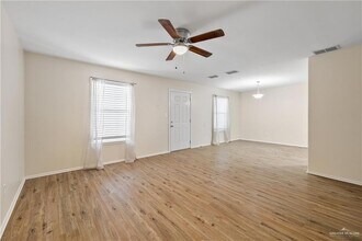 1105 W Stubbs St, Unit 1 in Edinburg, TX - Building Photo - Building Photo