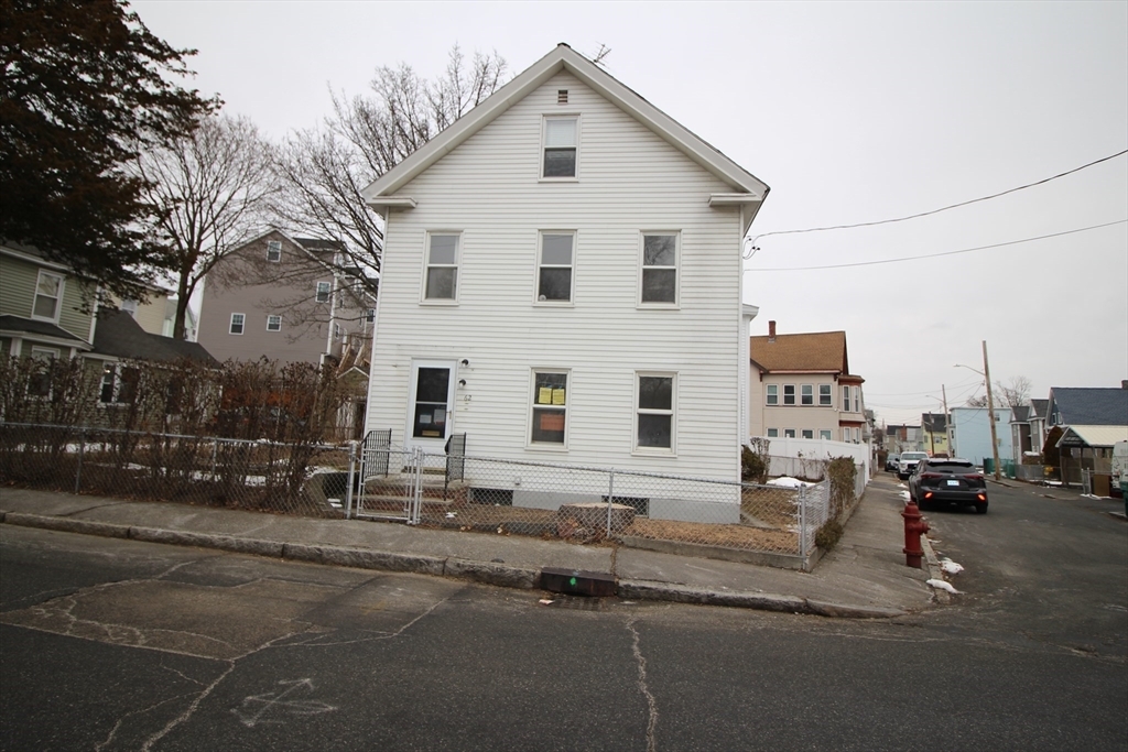 62 Chambers St in Lowell, MA - Foto de edificio