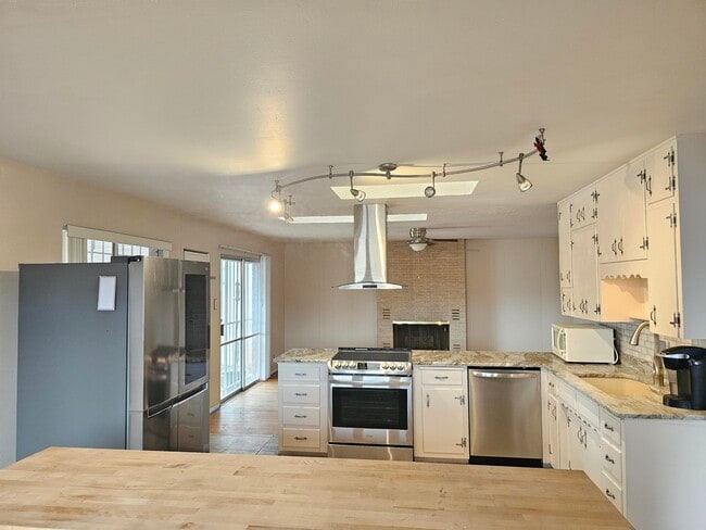 2701 Cagua Dr NE in Albuquerque, NM - Building Photo - Building Photo