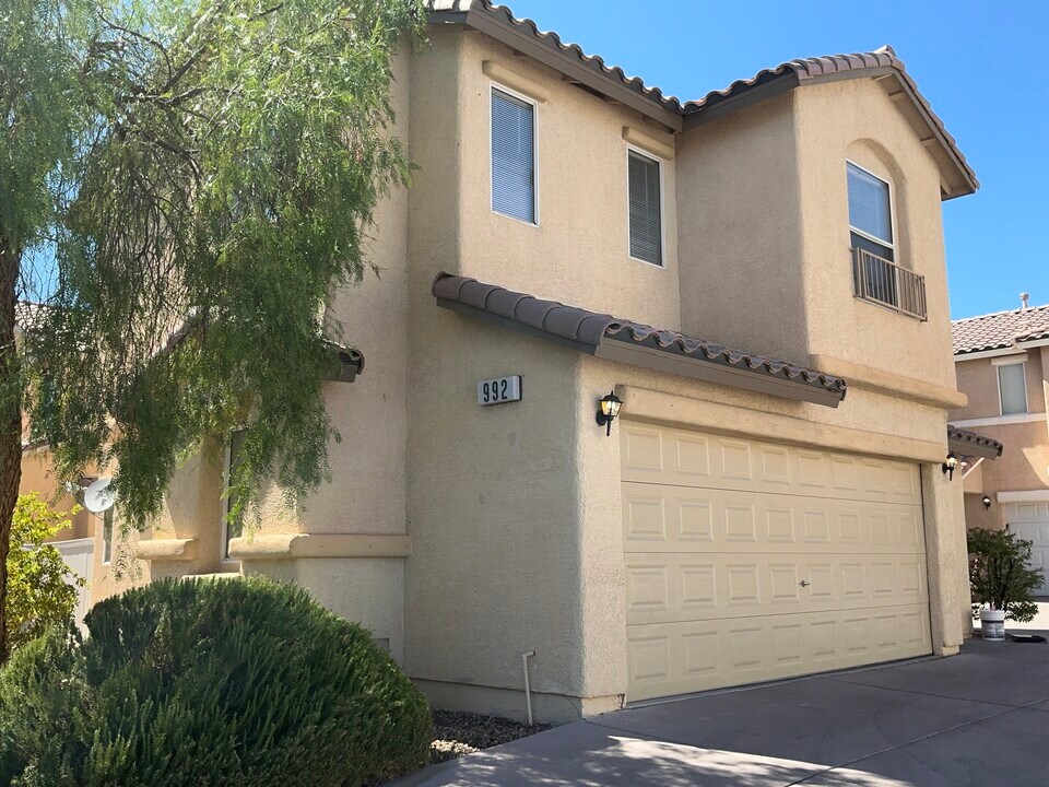 992 Valetta Flat Ave in Las Vegas, NV - Building Photo