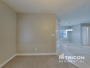 538 Grove Pointe Ct in Locust Grove, GA - Foto de edificio - Building Photo