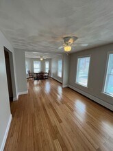 10 Mission Pl in Lowell, MA - Building Photo - Building Photo