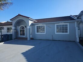 7692 NW 178th Terrace in Hialeah, FL - Building Photo