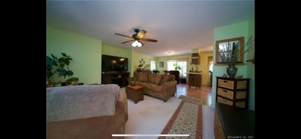 117 Snipsic Lake Rd, Unit B in Ellington, CT - Building Photo - Building Photo