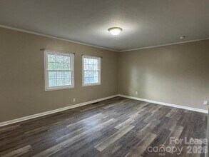 323 N Flint St in Lincolnton, NC - Building Photo - Building Photo